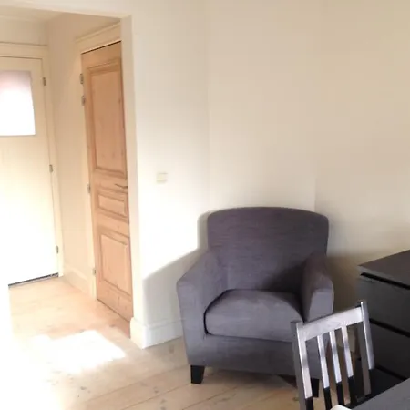 Ima Zurenbourg Charming 7 Apartman *